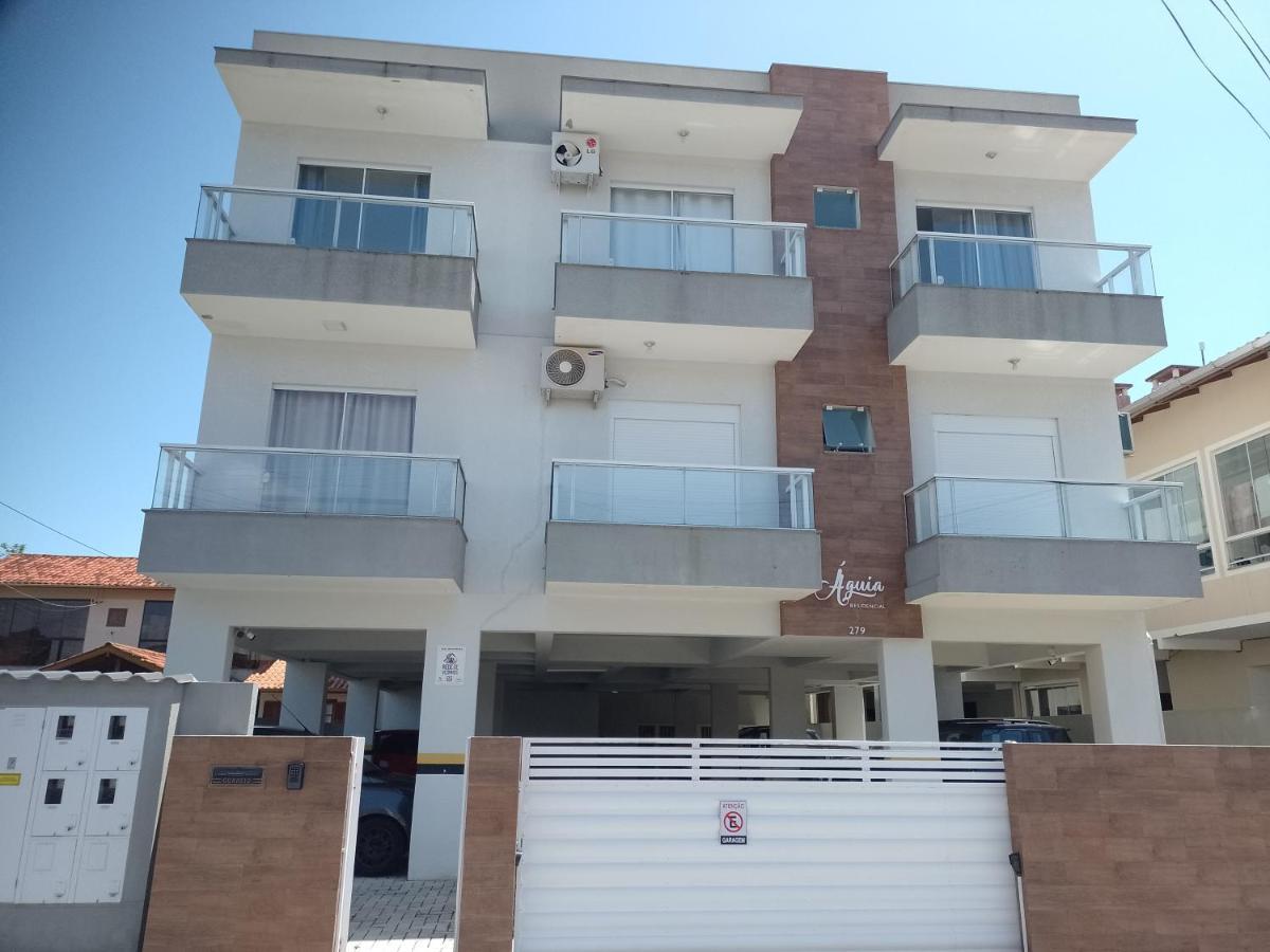 Quarto Casal Em Casa Familiar Apartment ฟลอเรียนอโปลิส ภายนอก รูปภาพ